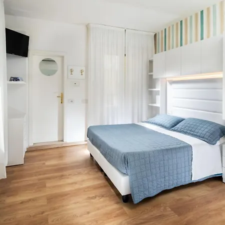 Albatros Hotel 3*