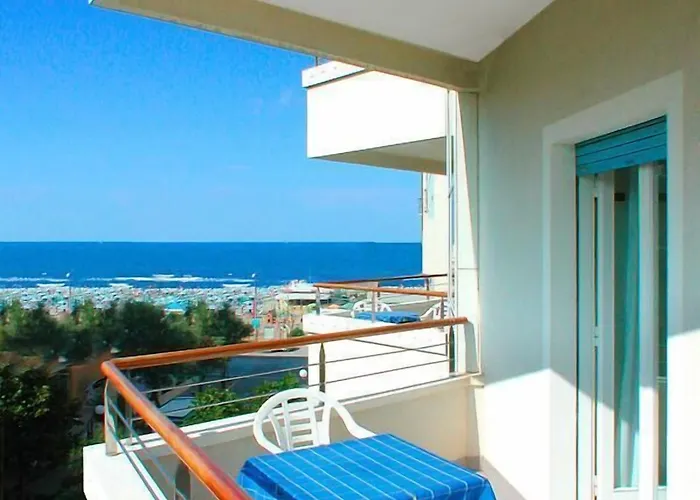 Albatros Hotell 3*